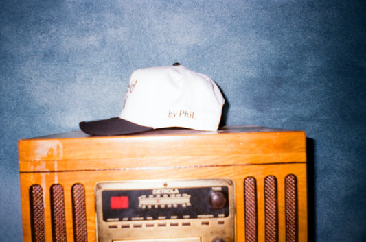 white/black snapback.